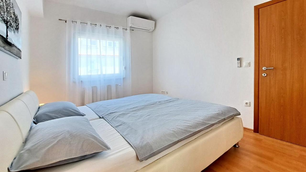 Vista 2 - With View Apartment
