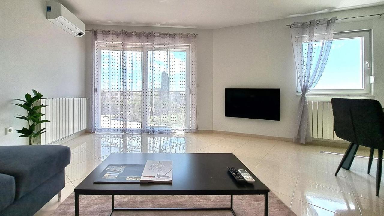 Vista 2 - With View *