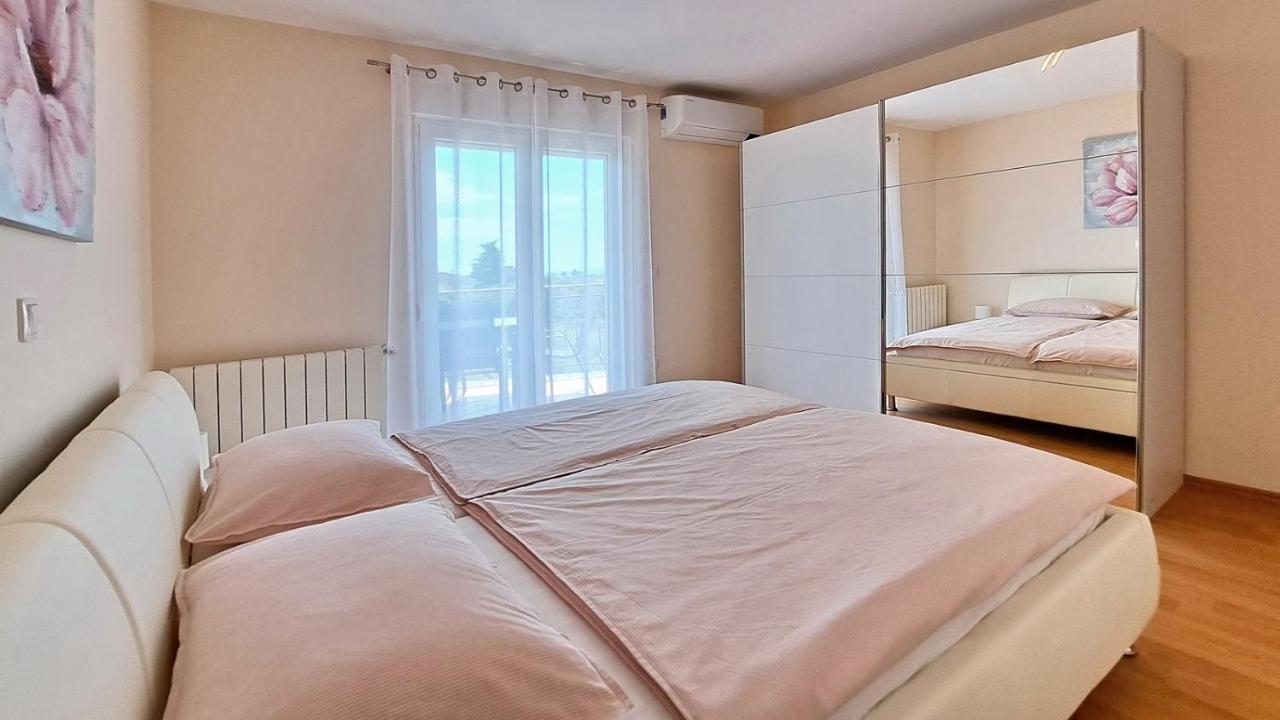 Vista 2 - With View Apartment *